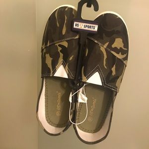 2/$15 Camo canvas slip on 10 NWT